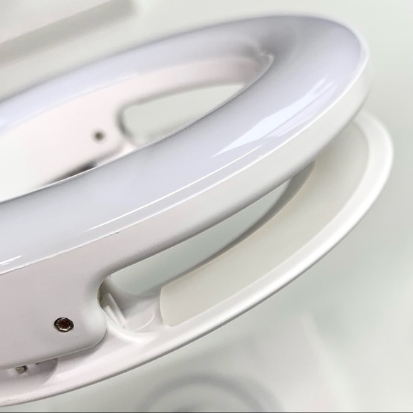 3/$30 - NWT LED Selfi Ring Clip-On Light - Picture 10 of 14